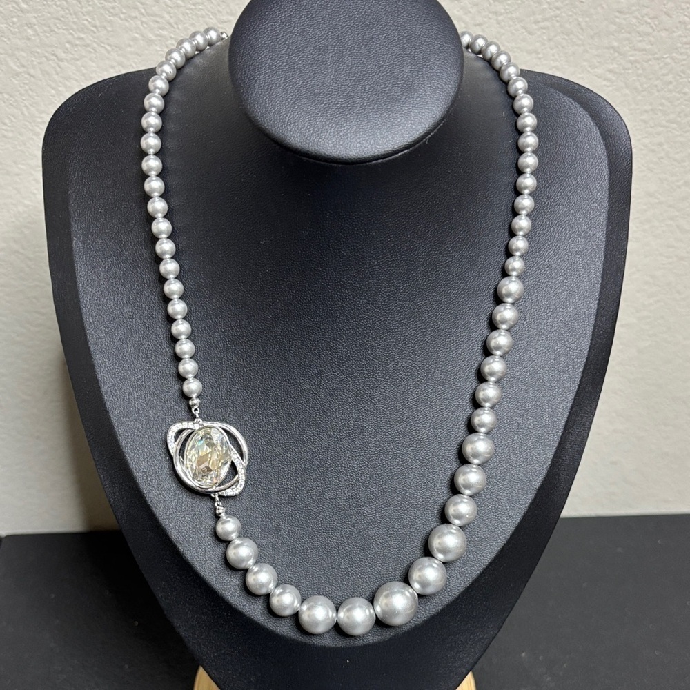 AUTHENTIC SWAROVSKI Silver Crystal  SEASONAL PEARL NECKLACE Orbit Style Pave